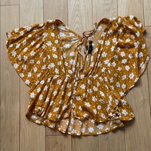 Yellow flirty top floral